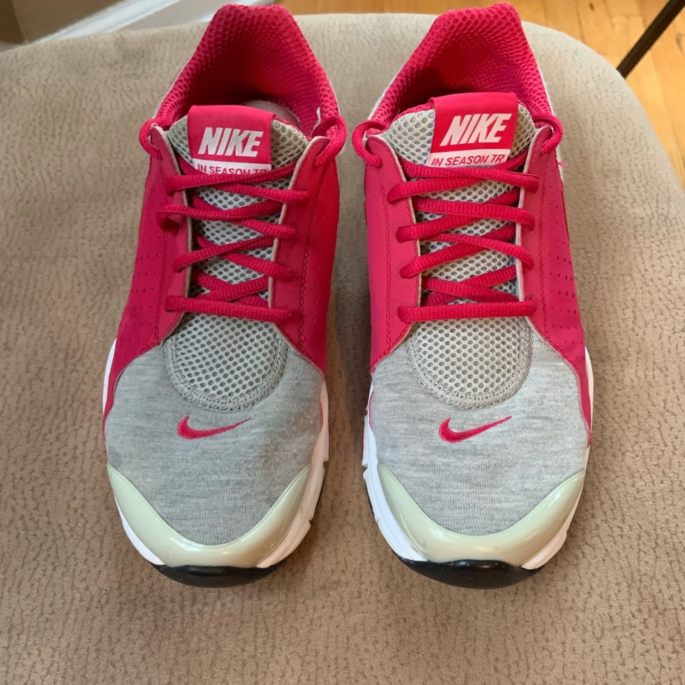 Nike Shoes Size 8.5  Like new condition.
